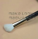 Pincel chanfrado para aplicar blush/contorno